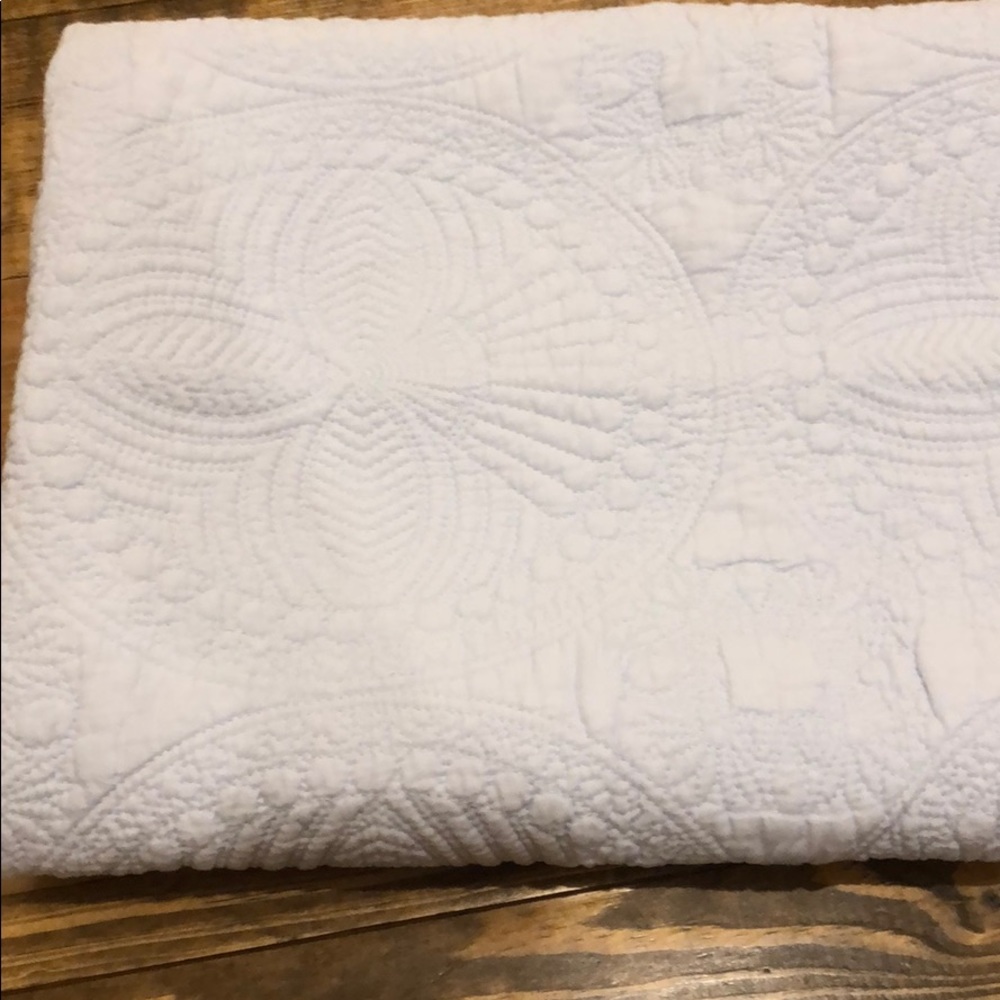 Blue Baby Quilt with medallion design. Read below